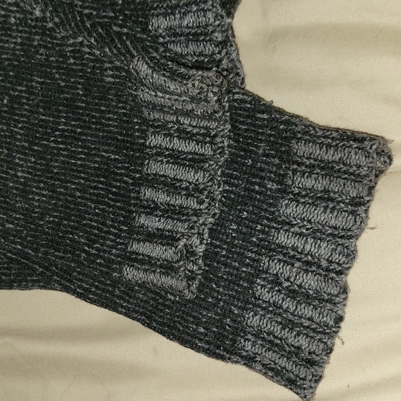 Men's Wool Sweater - L - Picture 3 of 5